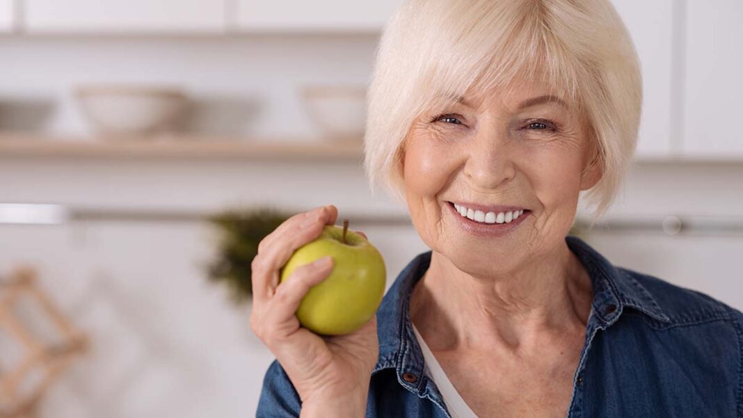 Το διατροφικό θαύμα που προστατεύει τη μνήμη και μειώνει τον κίνδυνο άνοιας - Ένα μήλο την ημέρα είναι αρκετό
