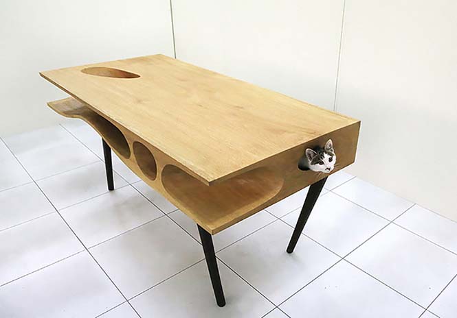 Τραπέζι «CATable» για να παίζουν οι γάτες σας όσο εργάζεστε