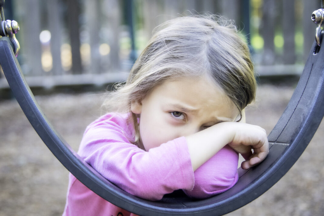 Κατανοώντας το συναίσθημα των παιδιών: Πώς να θέσουμε όρια χωρίς να τρομοκρατούμε