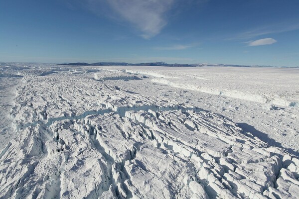 Ο κίνδυνος για τη Γροιλανδία: Οι πάγοι καταστρέφονται από την κλιματική αλλαγή

