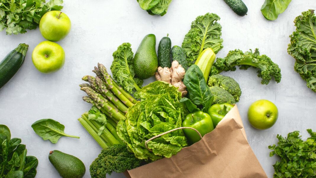 Οκτώ υγιεινά πράσινα λαχανικά που πρέπει να εντάξετε στη διατροφή σας