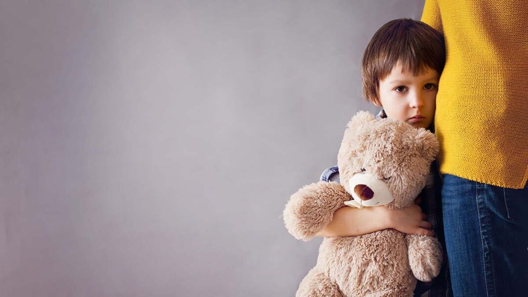 Η συμπεριφορά που μαρτυρά ότι το παιδί έχει άγχος – Οκτώ τρόποι να το βοηθήσουν οι γονείς να το ξεπεράσει