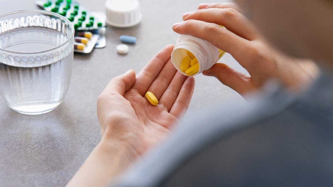 ΞεκοιλιάζουμεΟ κίνδυνος της υπερκατανάλωσης αντιβιοτικών: Μια σοβαρή απειλή για την υγεία και τη ζωή μας
