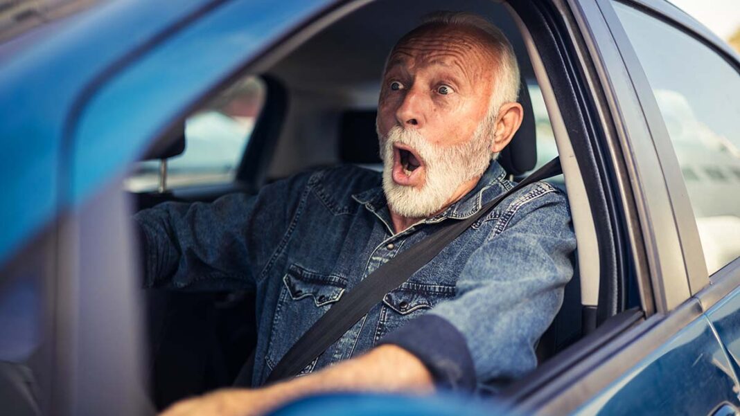 Σημάδια γήρανσης στην οδήγηση: Πότε πρέπει να σταματήσετε να οδηγείτε
