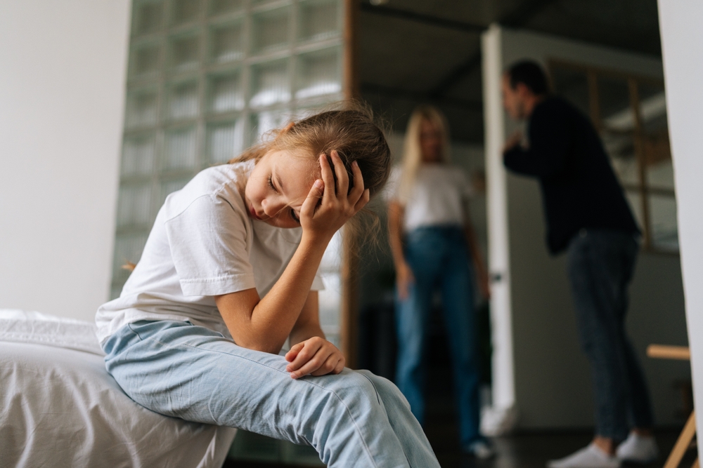 Παιδικός Διαζυγιακός Οδηγός: Πώς να μιλήσετε στο παιδί σας για το διαζύγιο
