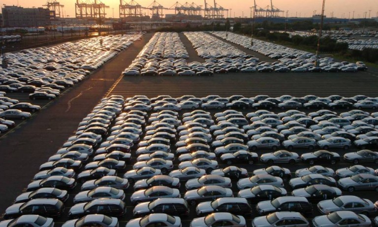 Προβλέψεις για το 2024: Αυξημένες πωλήσεις αυτοκινήτων και αδιάλειπτη πορεία της ηλεκτροκίνησης
