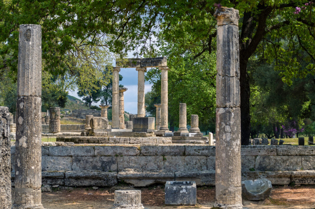 Ταξιδεύοντας απόλαυση στην μαγευτική αρχαία Ολυμπία με τέσσερις τροχούς
