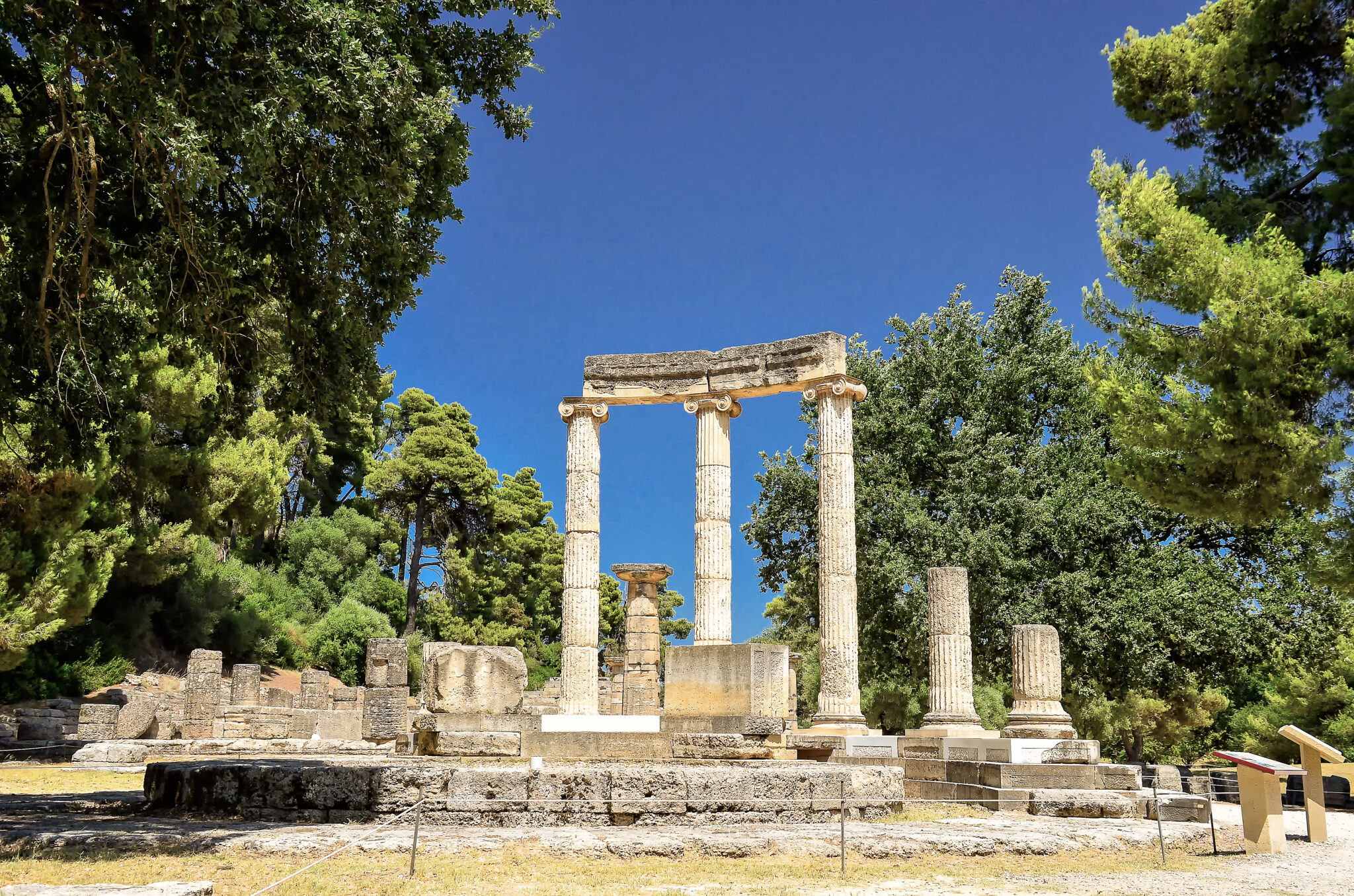 Ταξιδεύοντας απόλαυση στην μαγευτική αρχαία Ολυμπία με τέσσερις τροχούς
