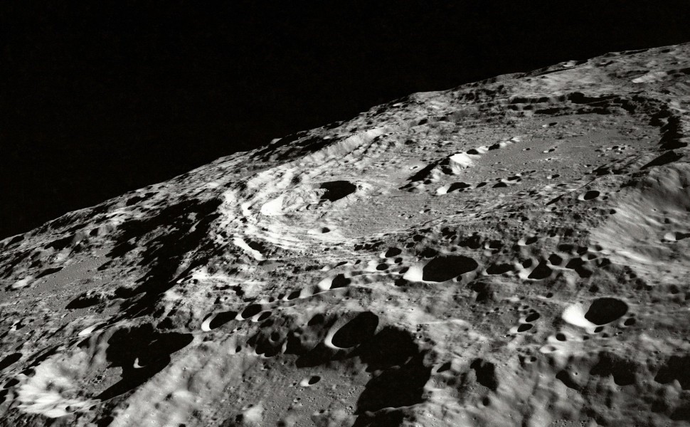 Η Σελήνη αποκαλύπτει τον μυστηριώδη νότιο πόλο της - Οι εκπληκτικές εικόνες της αποστολής 