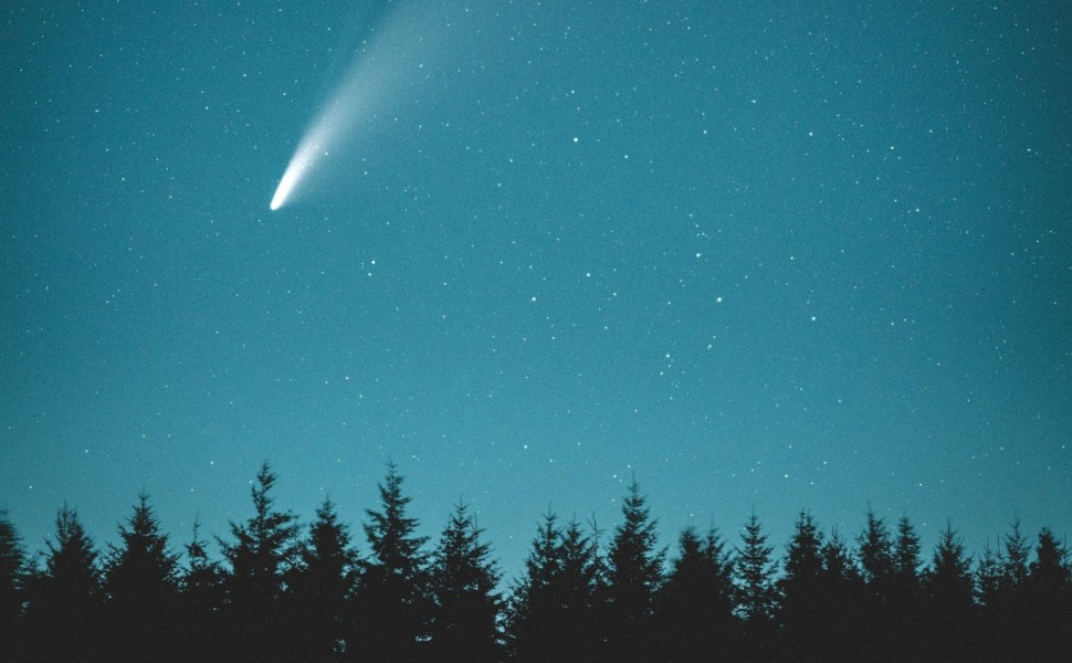 
                            Κομήτης στο μέγεθος του Έβερεστ ορατός με γυμνό μάτι - Σε κοντινή τροχιά μία φορά στα 70 χρόνια
                        