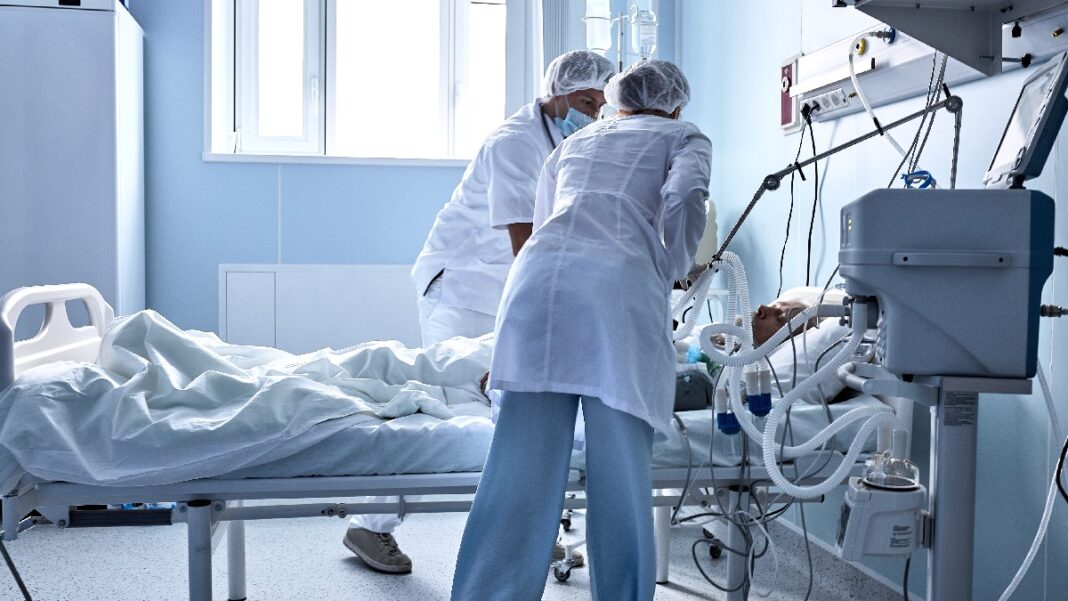Νέο κρούσμα μηνιγγίτιδας σε Λύκειο της Καλαμάτας - Μαθητής νοσηλεύεται στο νοσοκομείο
