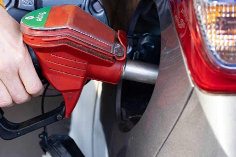 Νίκη επί της νοθείας: Αναγνωρίστε νοθευμένα καύσιμα και προστατέψτε τον κινητήρα σας 
