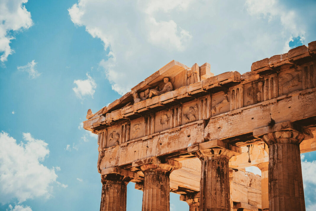 Ελληνικός τουρισμός 2024: Εντυπωσιακή εκκίνηση και αισιόδοξες προοπτικές
