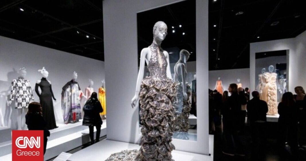 Γυναικεία Ιχνηλασία: Ο Ρόλος των Γυναικείων Σχεδιαστριών στην Ιστορία της Μόδας 
