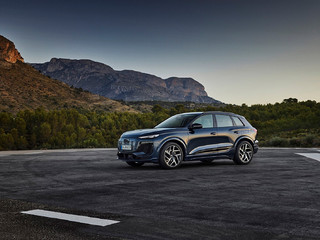 Νέα εποχή για την Audi: Το Audi Q6 e-tron προωθεί την πρωτοπορία της εταιρείας στην πολυτελή ηλεκτροκίνηση
