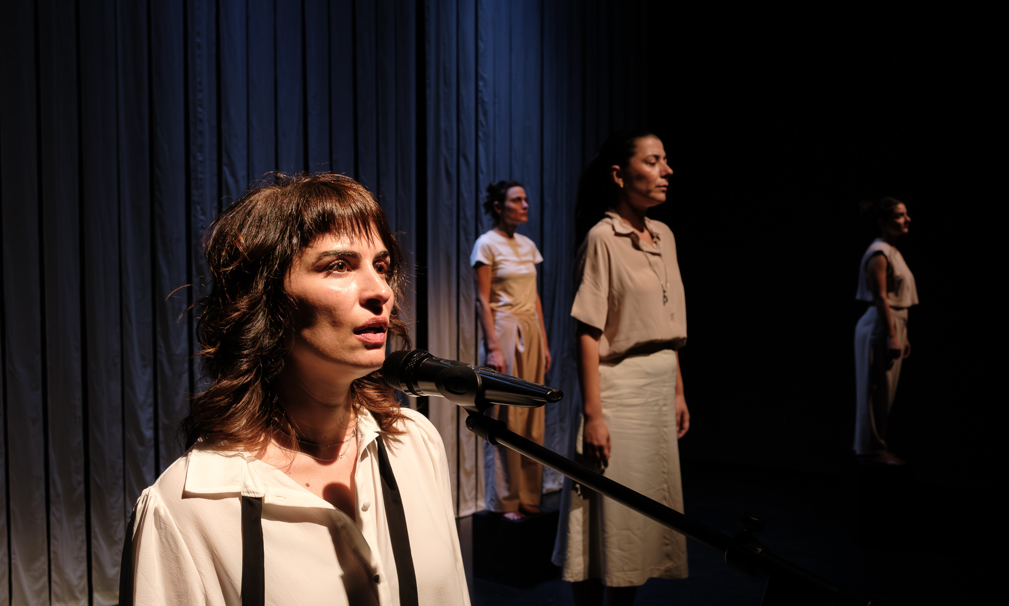 Νέα παράσταση θεάτρου ντοκιμαντέρ "Πένθος: Ο Κυκλος της Ζωής" από τη Μάρθα Μπουζιούρη
