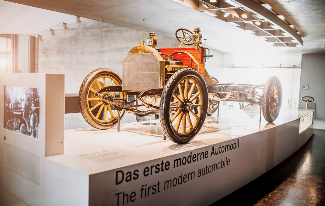 Σαν σήμερα 31 Μαρτίου: Κατασκευάζεται το πρώτο αυτοκίνητο Mercedes