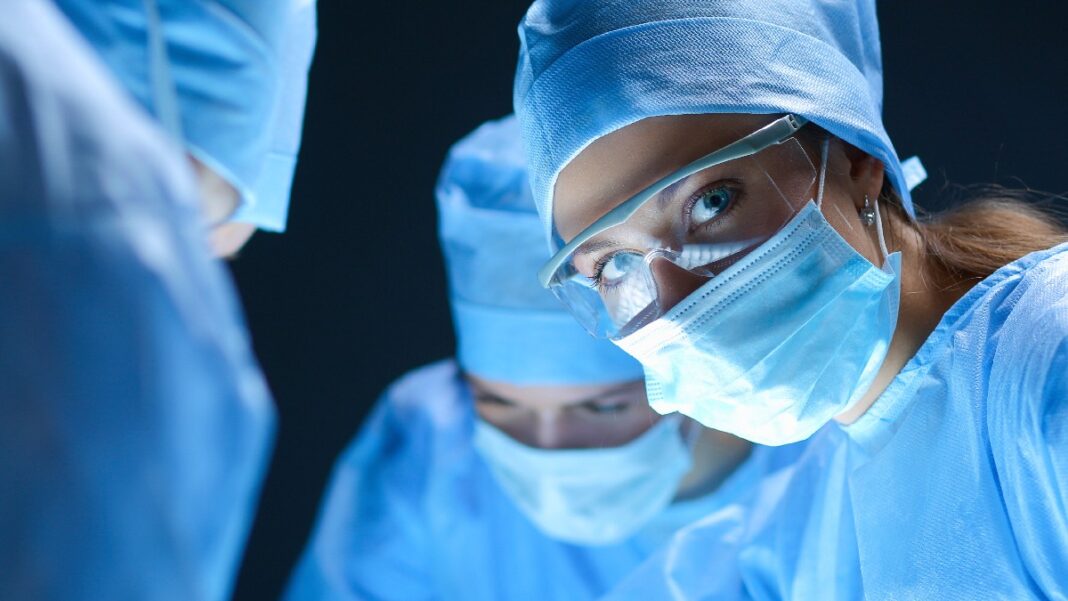 «Δυσκολίες στην εφαρμογή της ρύθμισης για τα χειρουργεία από ιδιώτες γιατρούς» 
