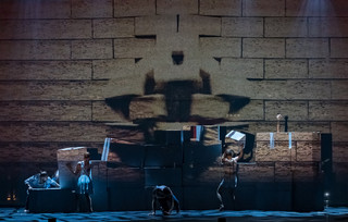 The Wall – Pink Floyd’s Rock Opera": Μια μουσική παράσταση που συνδυάζει τη ροκ μουσική, τον χορό και τον κινηματογράφο στην Ελλάδα
