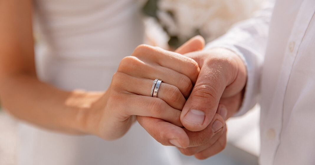Έγκαταλείπουν τους κανόνες: Το πολύπλοκο γαμήλιο πρωτόκολλο που σόκαρε το Reddit