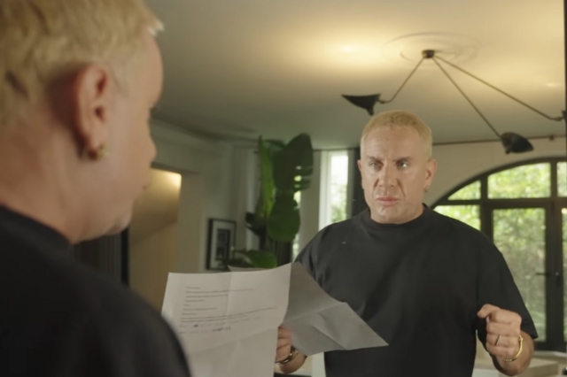Ένα επικό βίντεο με τον Γιώργο Μαζωνάκη να τραγουδάει το «Du Hast» των Rammstein 
