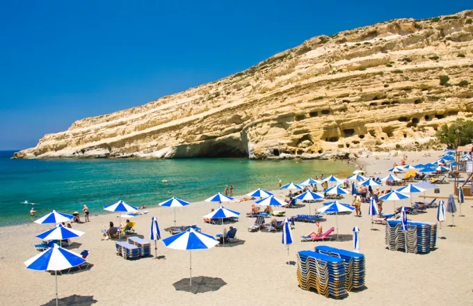 Μάταλα: Μια νέα εποχή για την διάσημη παραλία των Χίπις στην Κρήτη - Ένα ταξίδι στην ιστορία της
