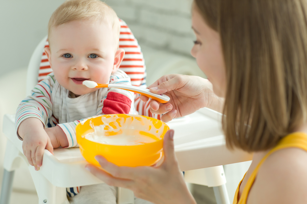 Νέες τροφές για τη συμπληρωματική σίτιση του μωρού: Οι 6 θρεπτικές επιλογές