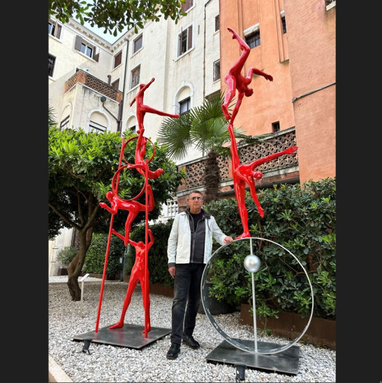 Ο Κωστής Γεωργίου παρουσιάζεται στην Biennale της Βενετίας: Νέες δημιουργίες σε έργα τέχνης
