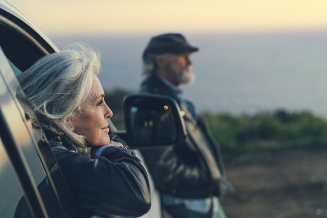 Πώς να αποδεχτείτε την γήρανση και να αναζωογονήσετε τη ζωή σας σε 10 απλά βήματα
