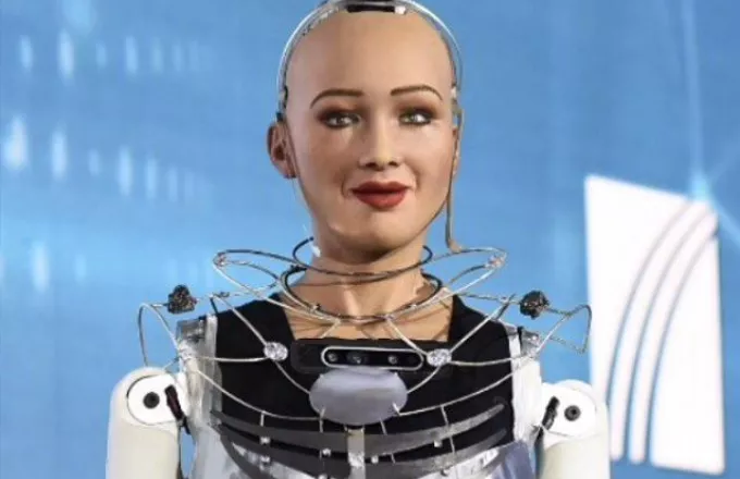 Στο Ηράκλειο η Sophia, το πιο γνωστό ανθρωπόμορφο ρομπότ 
