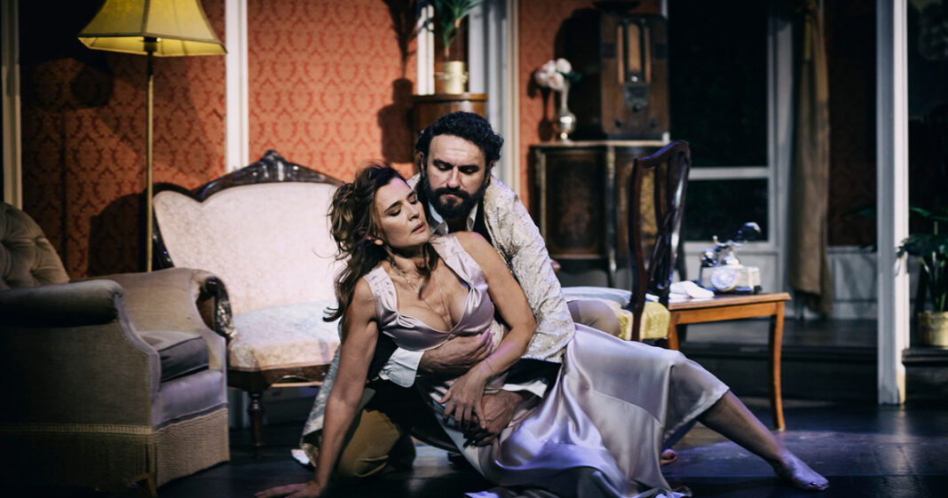 Το αριστούργημα της Νάπολης: Μια νέα εκδοχή της Φιλουμένα Μαρτουράνο με τη Μαρία Ναυπλιώτου και τον Μελέτη Ηλία στους πρωταγωνιστικούς ρόλους