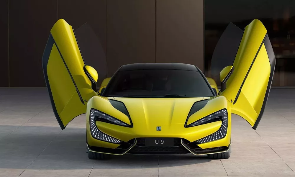 Το νέο supercar που μπαίνει αντιμέτωπο με τη Ferrari και τη Lamborghini
