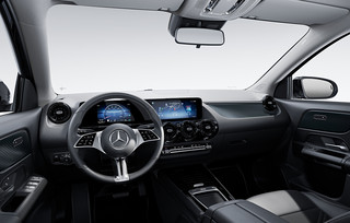 Νέος κινητήρας και εκδόσεις για το Mercedes GLA
